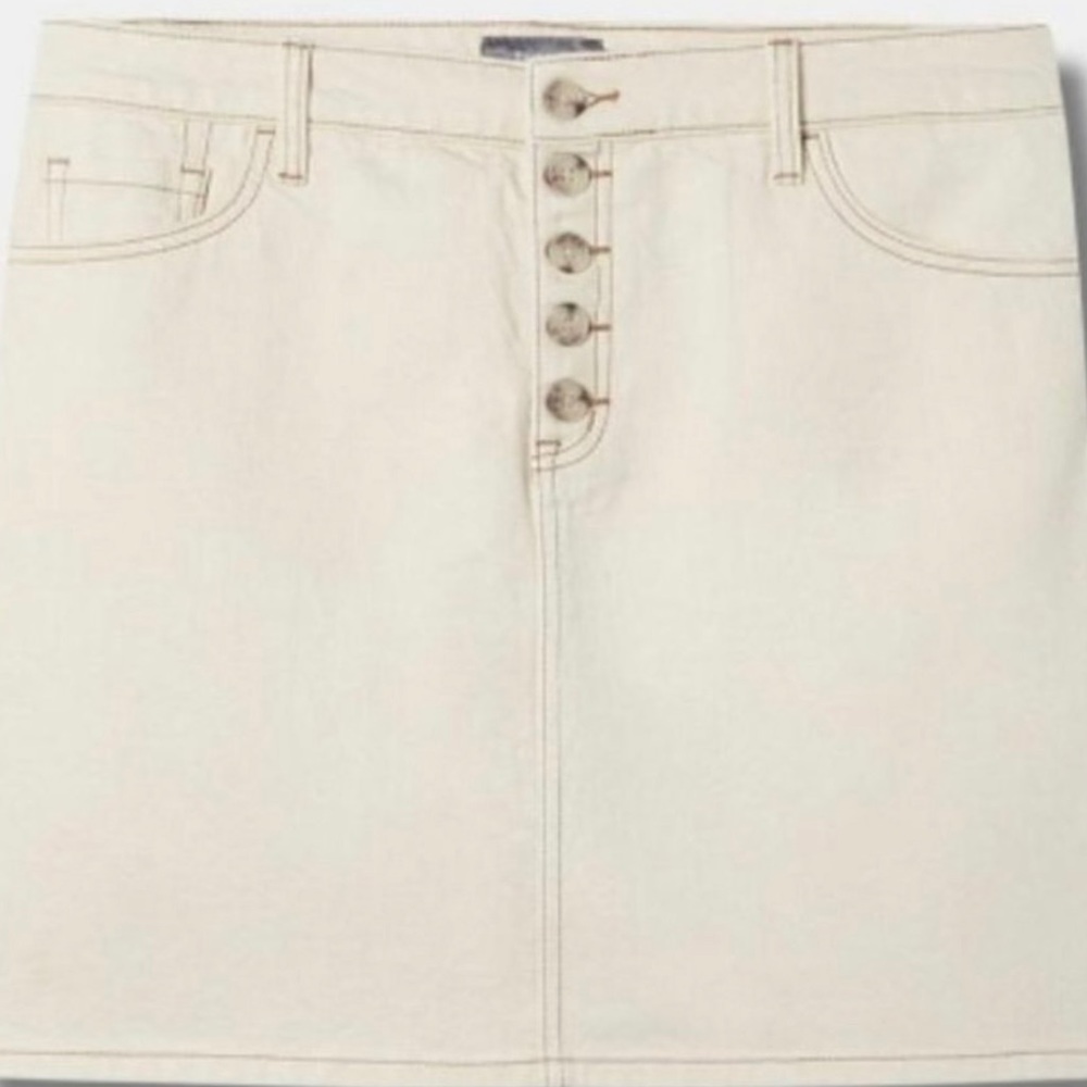 Torrid #FeelTheFit Skirt with button front